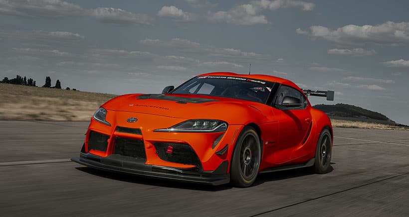 BMW M4 GT4 — фото 1